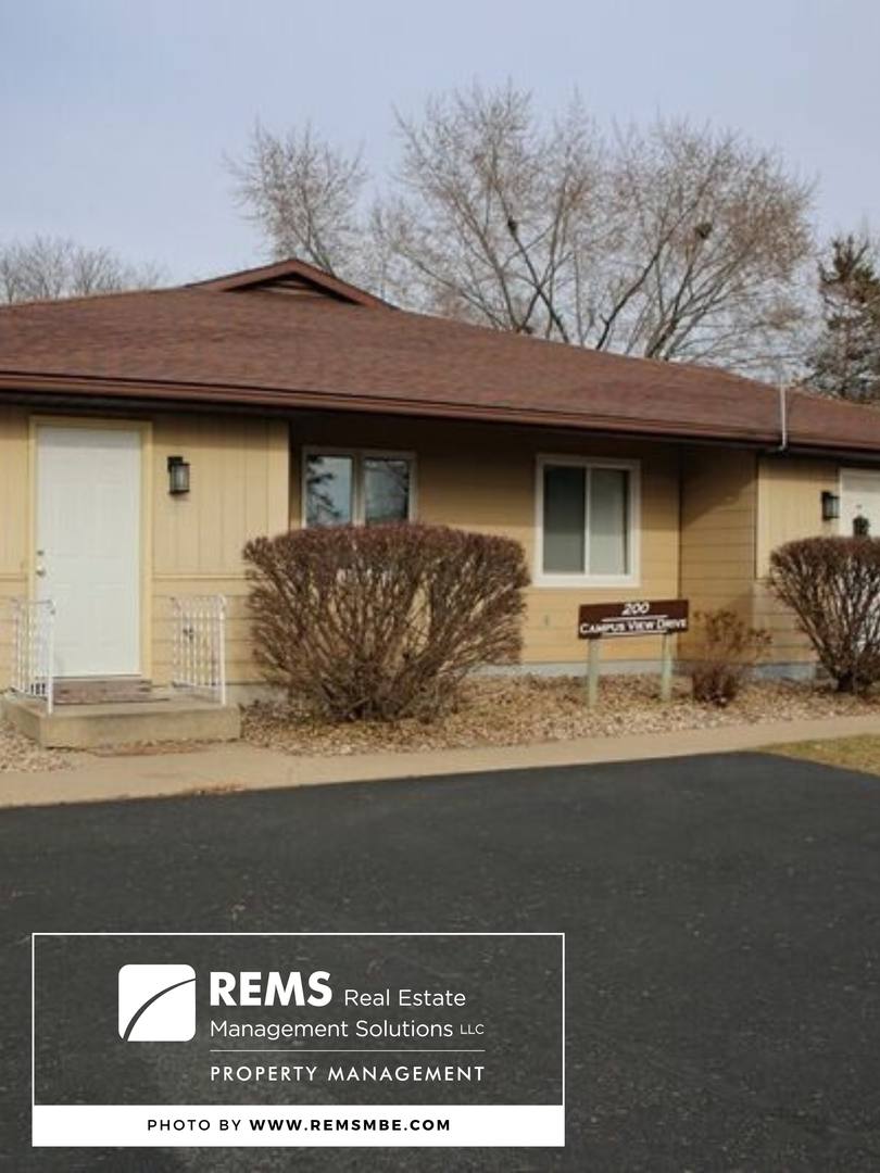 Apartment for rent at 200 202 Campus View Dr, Baraboo, WI 53913