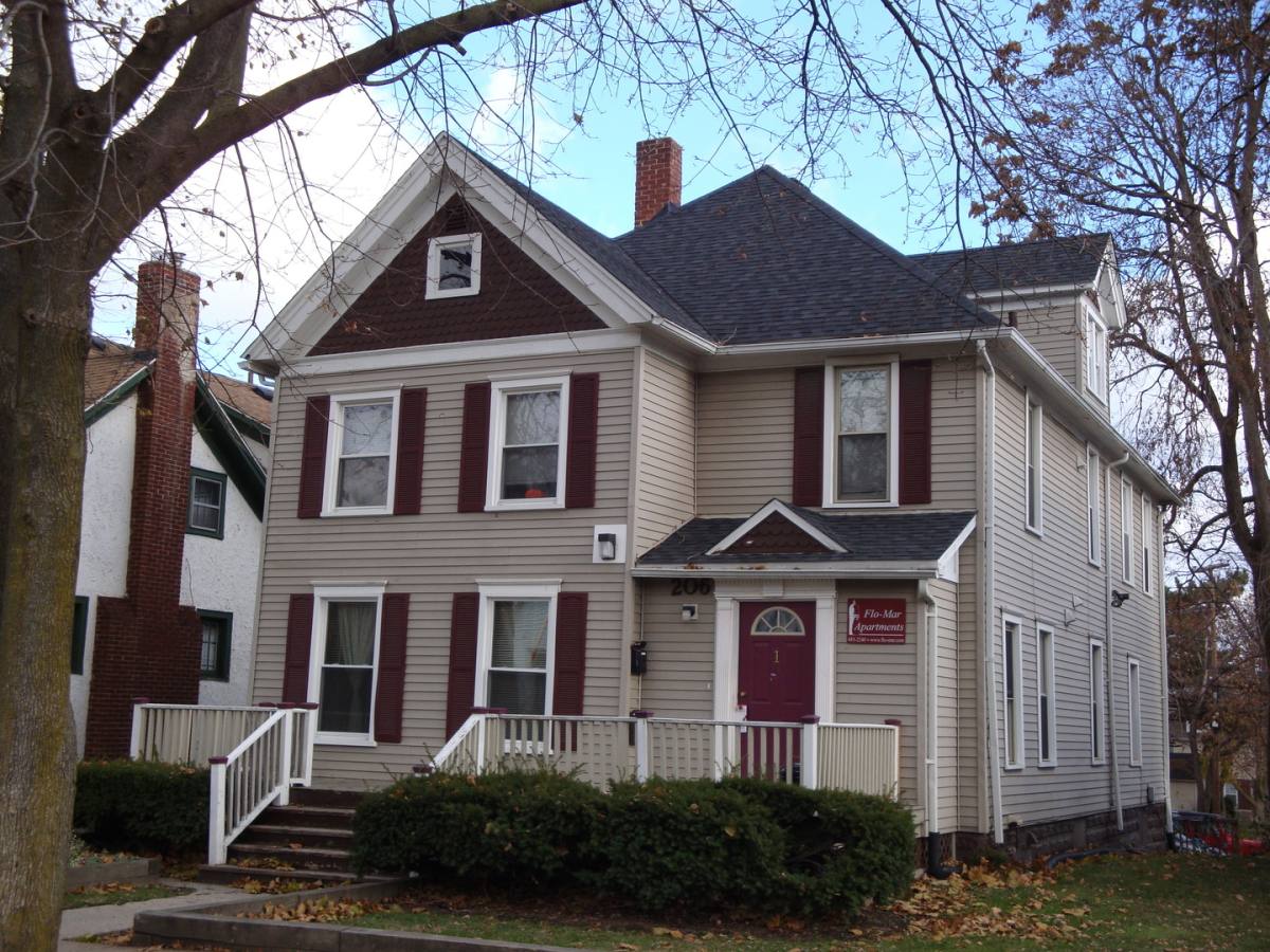 Apartment for rent at 206 N Normal, Ypsilanti, MI 48197