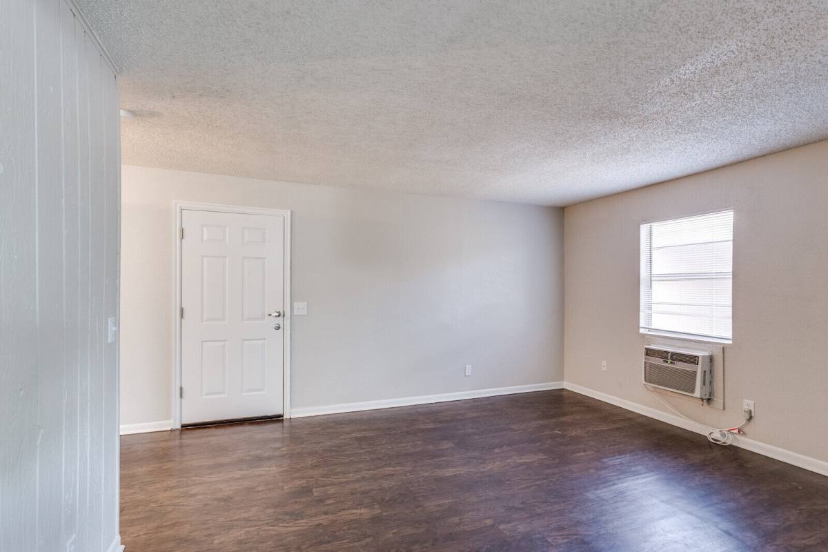 Apartment for rent at 817 NW 23rd St #6, Oklahoma City, OK 73160