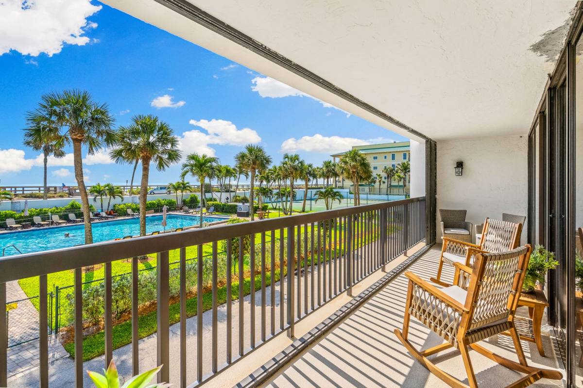 Apartment for rent at 4141 Ocean Dr, Vero Beach, FL 32963
