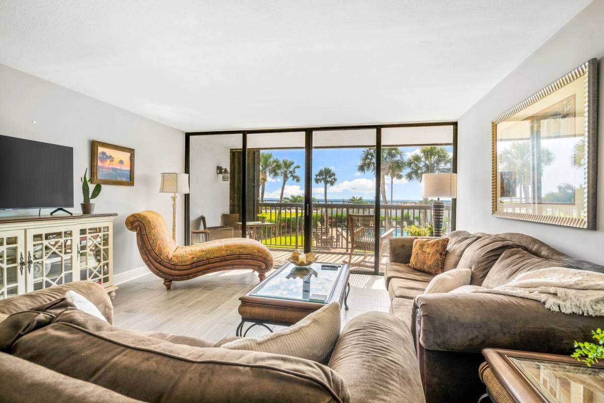 Apartment for rent at 4141 Ocean Dr, Vero Beach, FL 32963