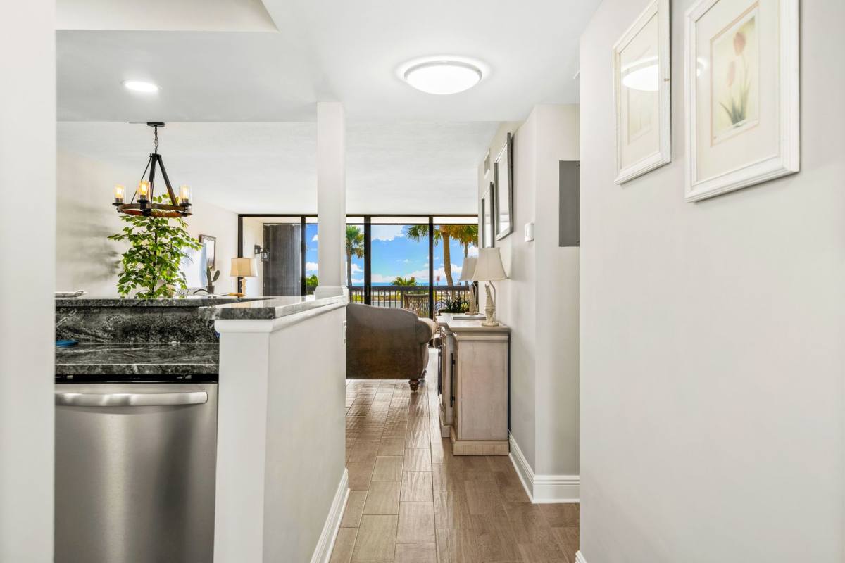 Apartment for rent at 4141 Ocean Dr, Vero Beach, FL 32963