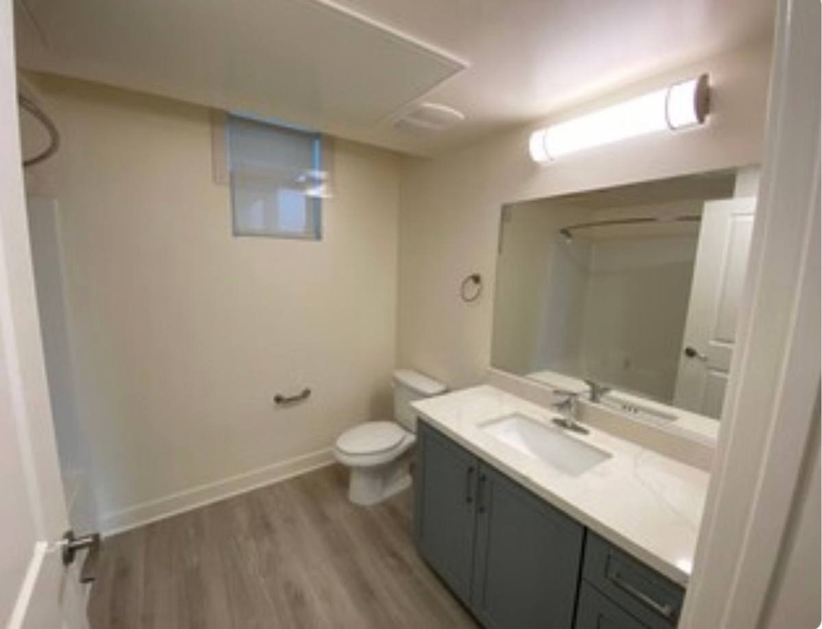 Apartment for rent at 11433 Albers St, North Hollywood, CA 91601