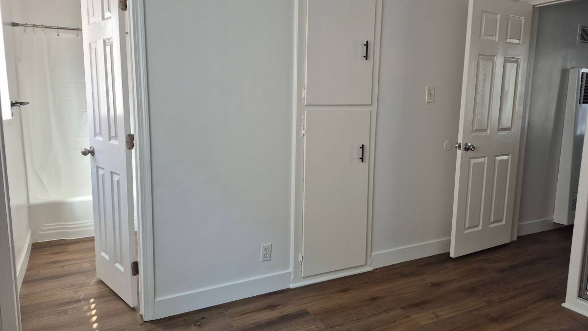Apartment for rent at 10300-10304 La Reina Ave, Downey, CA 90241