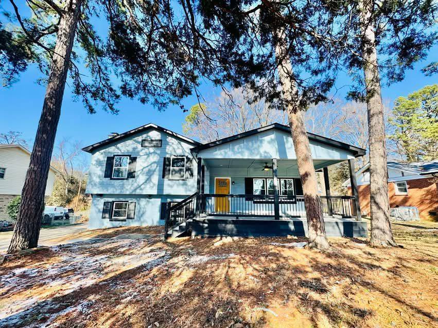 House for rent at 1001 Archdale Dr, Charlotte, NC 28217