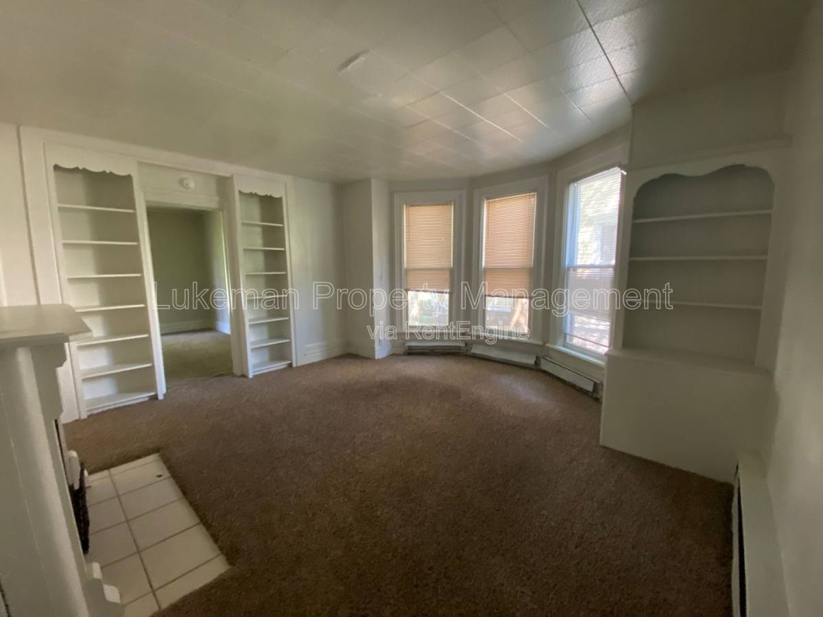 Apartment for rent at 431 W Vine St, Kalamazoo, MI 49001