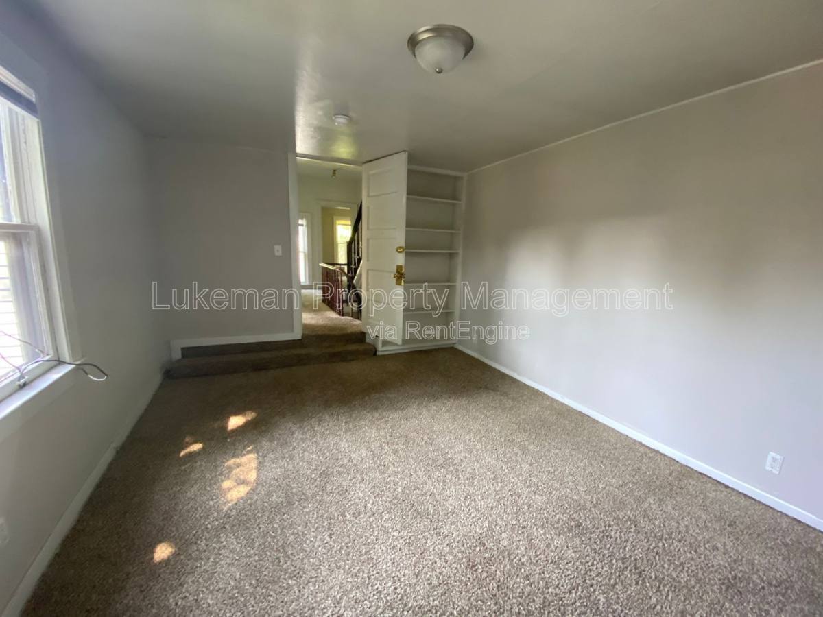 Apartment for rent at 431 W Vine St, Kalamazoo, MI 49001