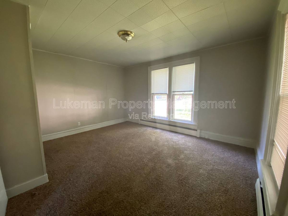 Apartment for rent at 431 W Vine St, Kalamazoo, MI 49001