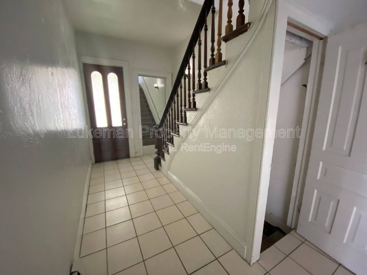 Apartment for rent at 431 W Vine St, Kalamazoo, MI 49001