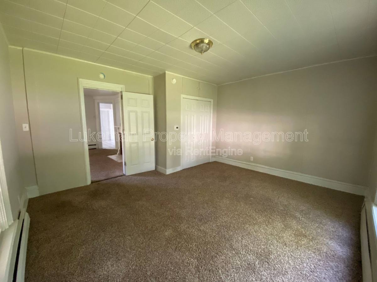 Apartment for rent at 431 W Vine St, Kalamazoo, MI 49001