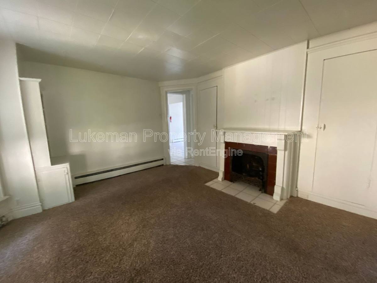 Apartment for rent at 431 W Vine St, Kalamazoo, MI 49001