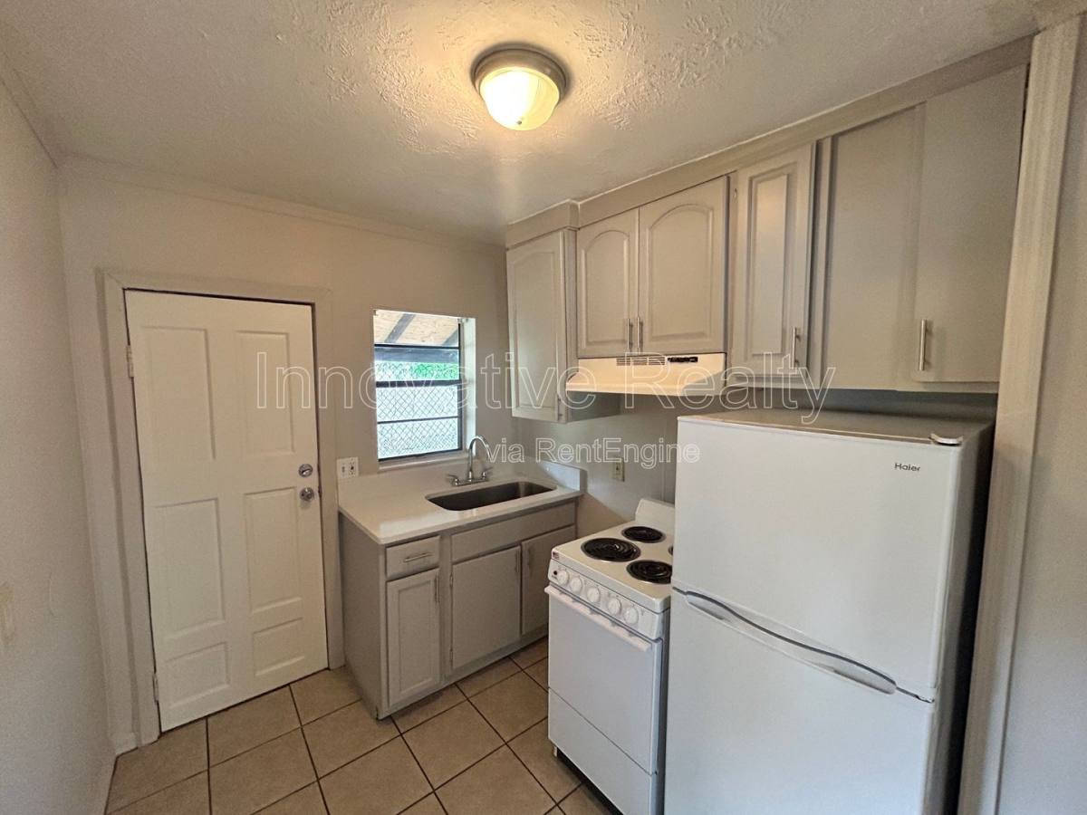 Apartment for rent at 517 E 5th St #B, Sanford, FL 32771