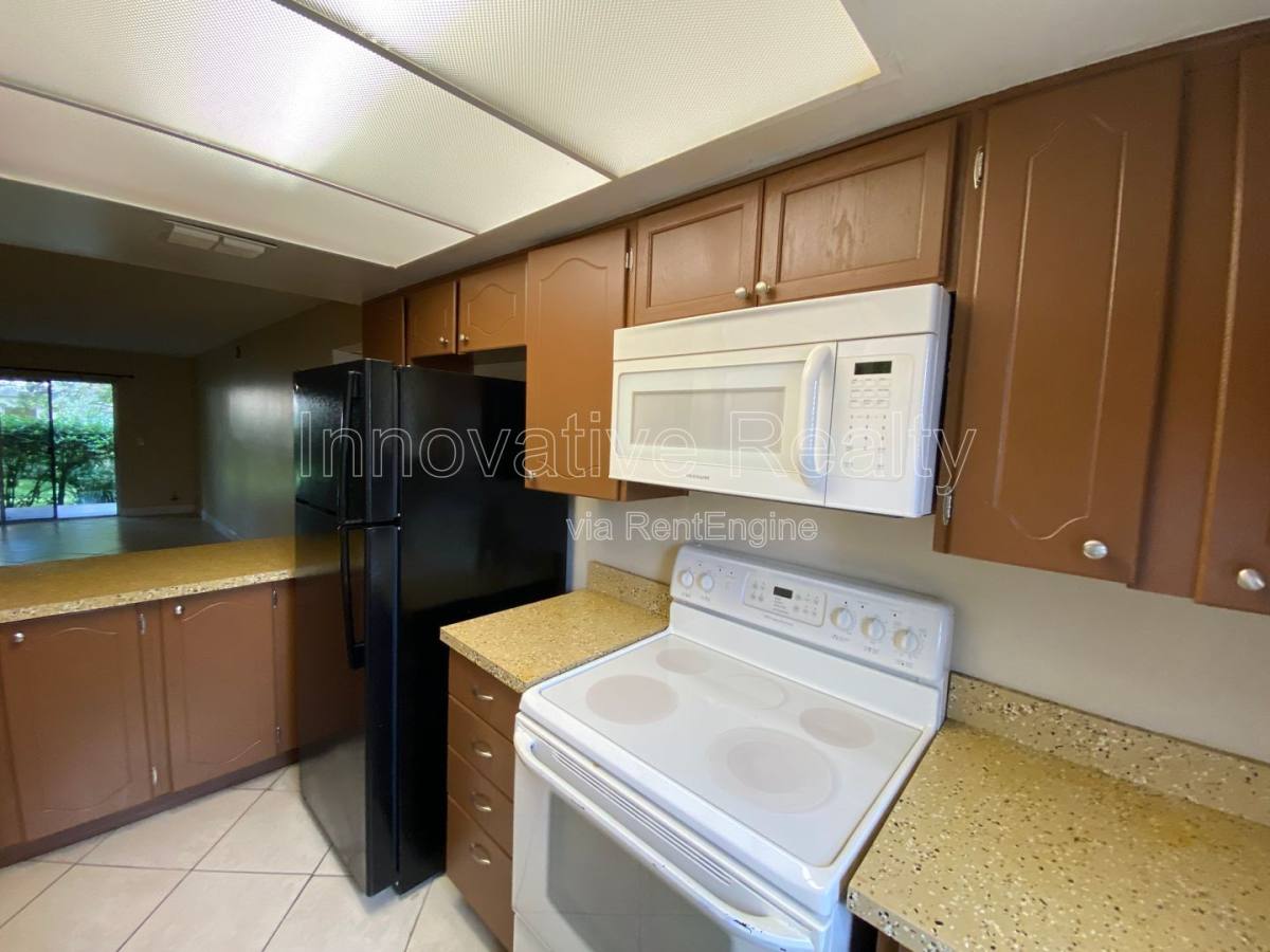 Condo for rent at 623 E San Sebastian Court, Altamonte Springs, FL 32714