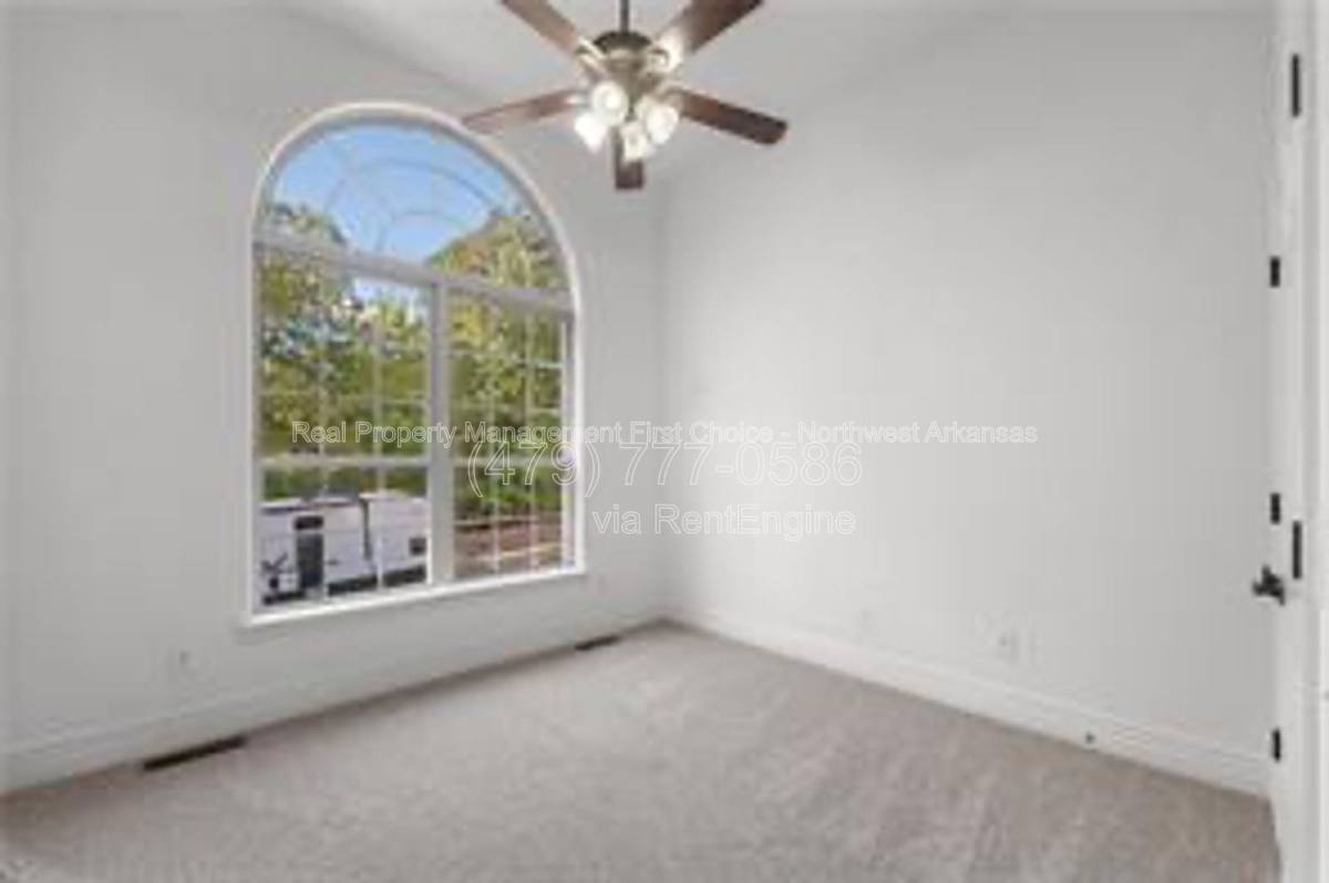 House for rent at 1 Dent Lane, Bella Vista, AR 72714