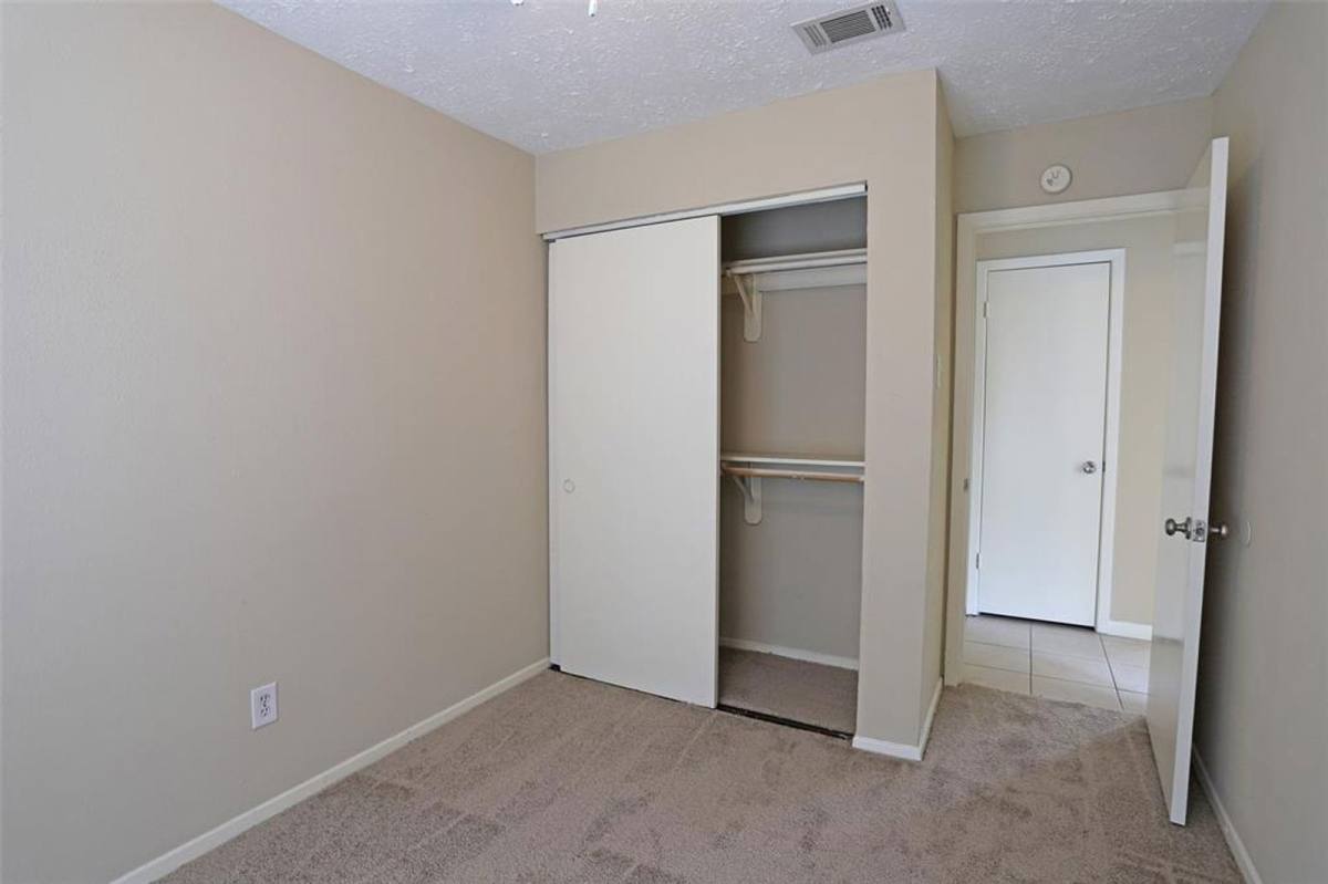House for rent at 11011 Shadowfield Dr, Houston, TX 77064