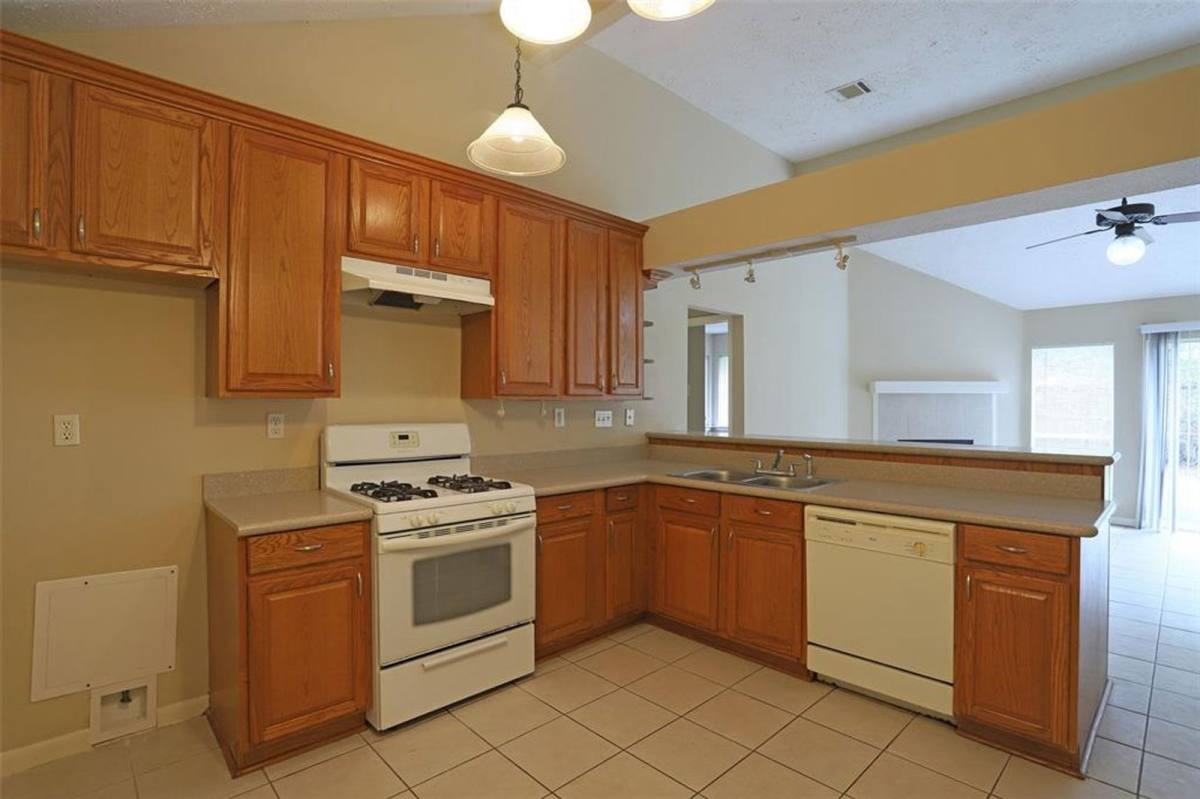 House for rent at 11011 Shadowfield Dr, Houston, TX 77064