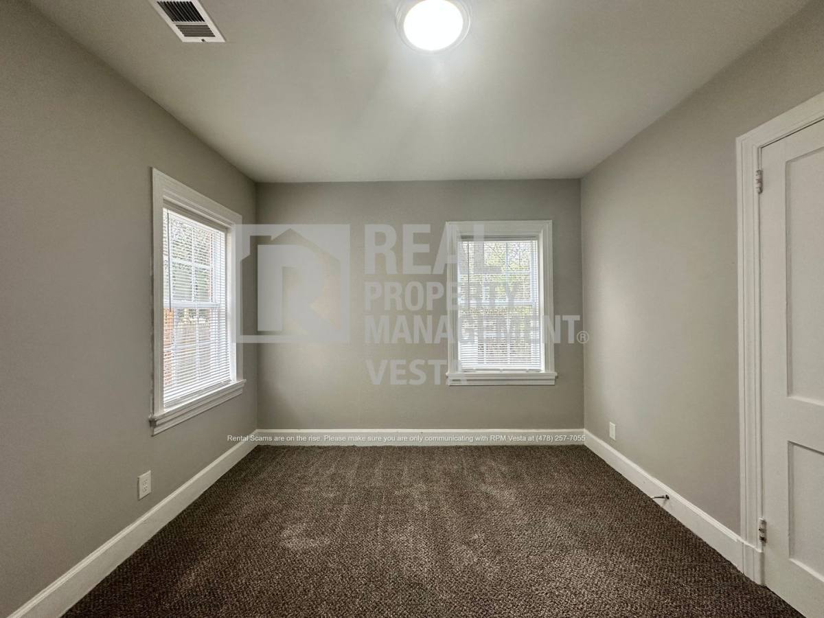 House for rent at 1076 Carlisle Ave, Macon, GA 31204