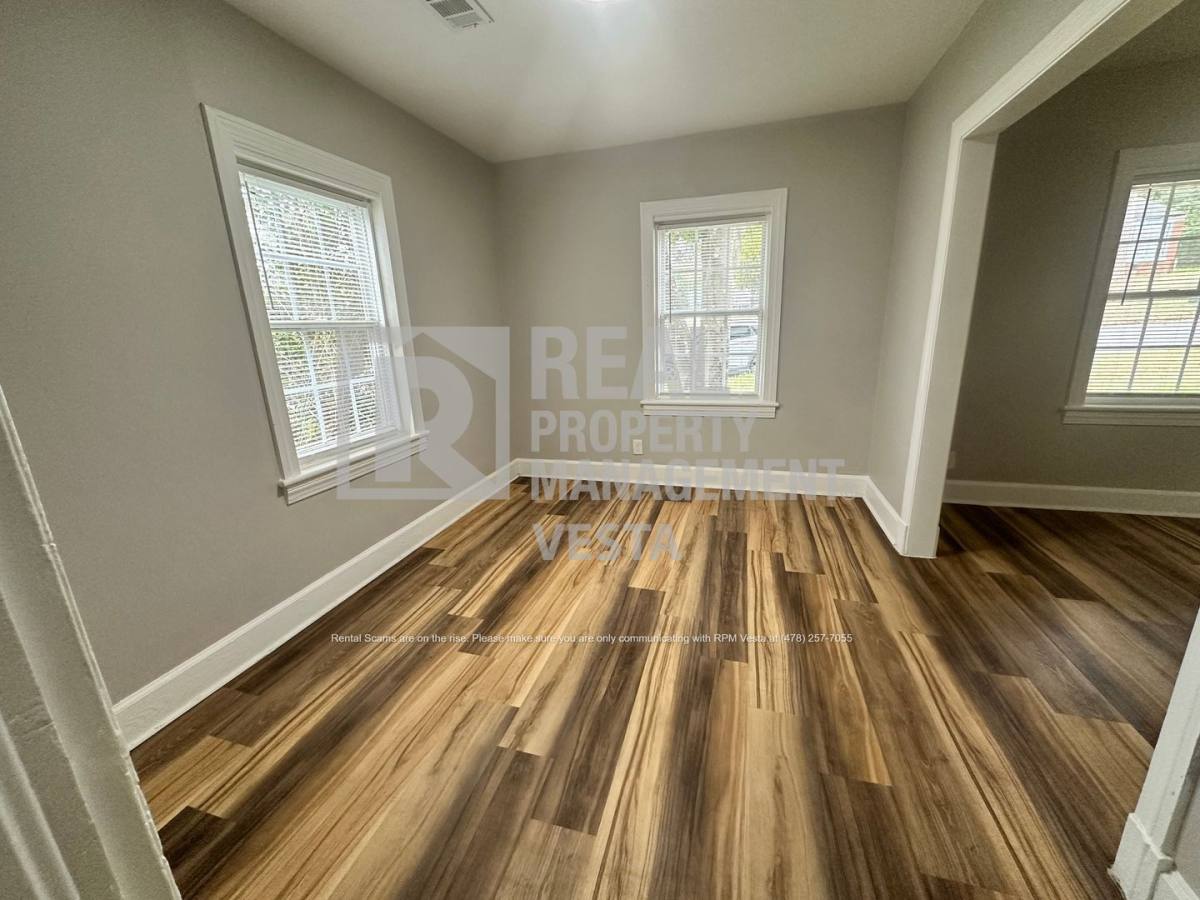 House for rent at 1076 Carlisle Ave, Macon, GA 31204