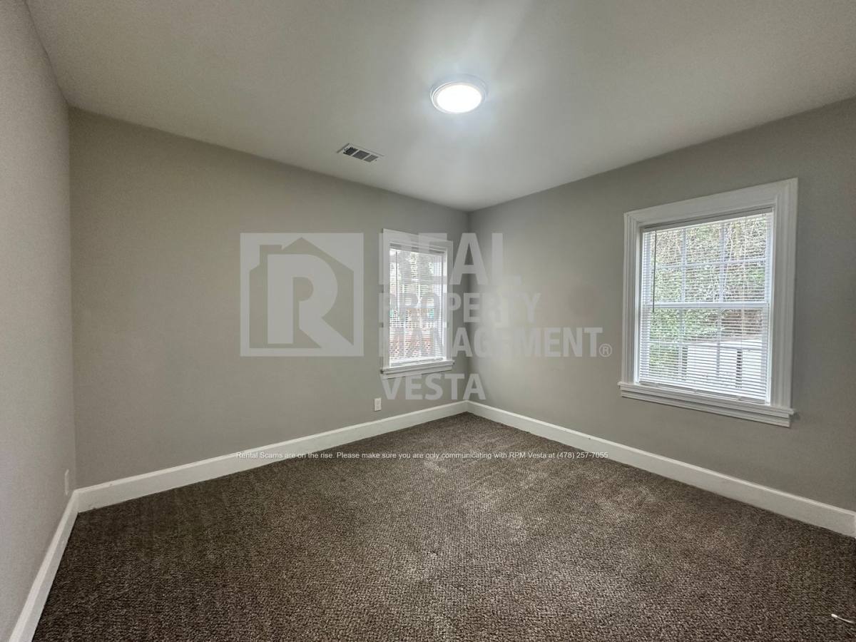 House for rent at 1076 Carlisle Ave, Macon, GA 31204