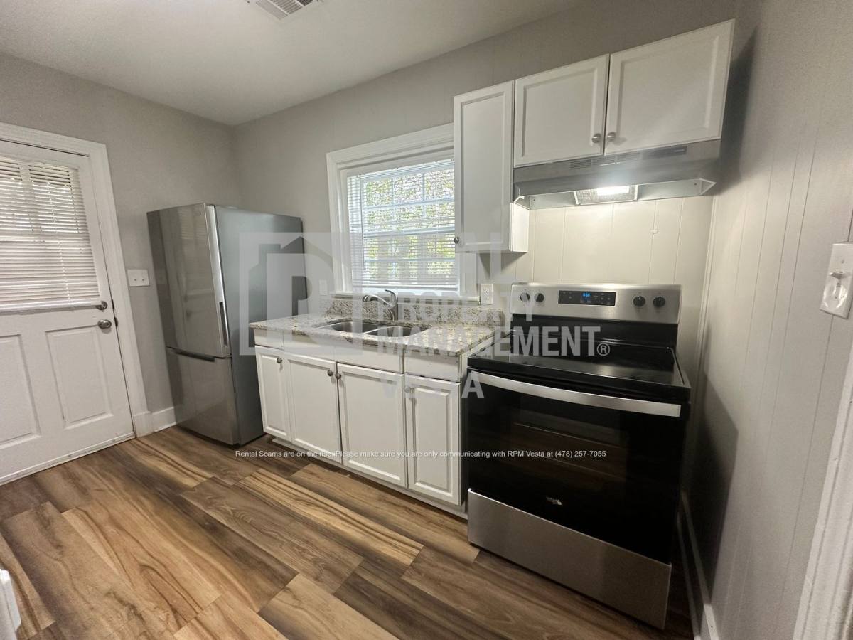 House for rent at 1076 Carlisle Ave, Macon, GA 31204