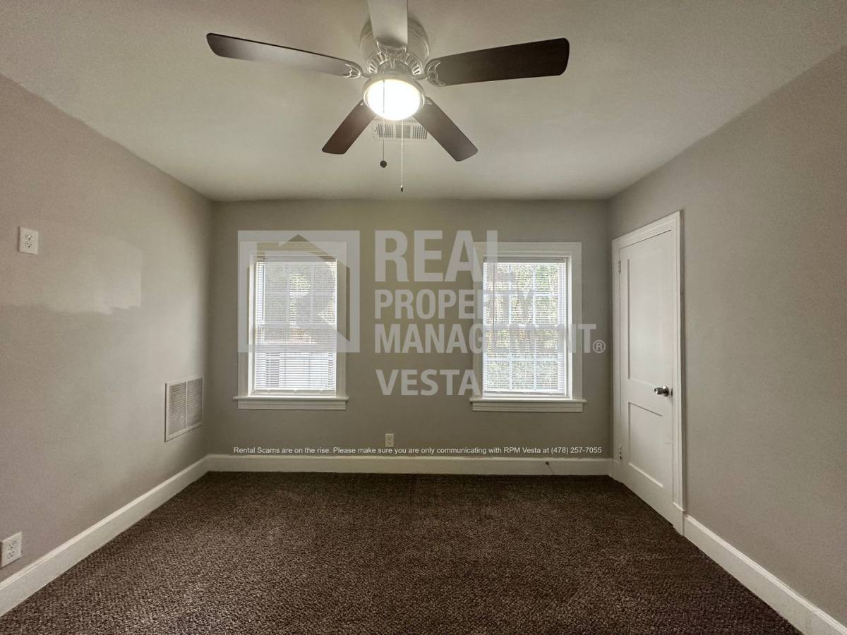 House for rent at 1076 Carlisle Ave, Macon, GA 31204