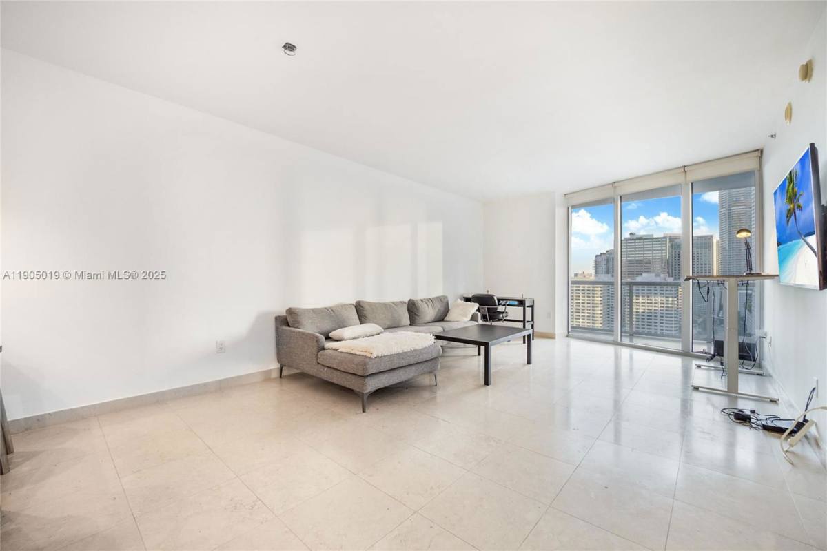Apartment for rent at 495 Brickell Ave, Miami, FL 33131
