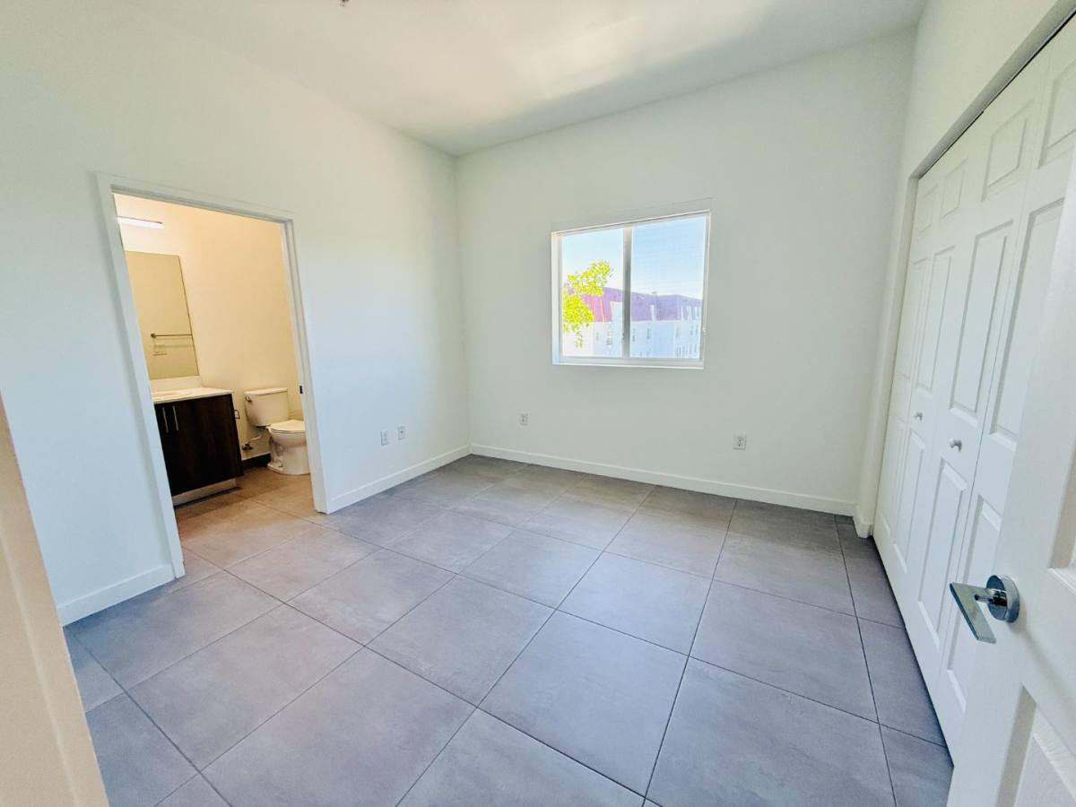 Apartment for rent at 1295 W 69 St #308, Hialeah, FL 33014
