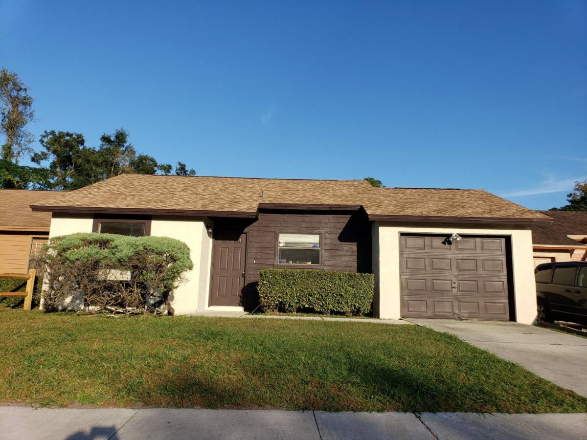 Townhouse for rent at 10709 Meadowlea Circle W, Jacksonville, FL 32218