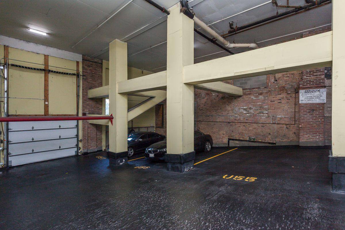 Condo for rent at 616 W Fulton St, Chicago, IL 60661