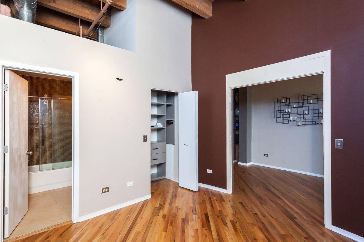 Condo for rent at 616 W Fulton St, Chicago, IL 60661