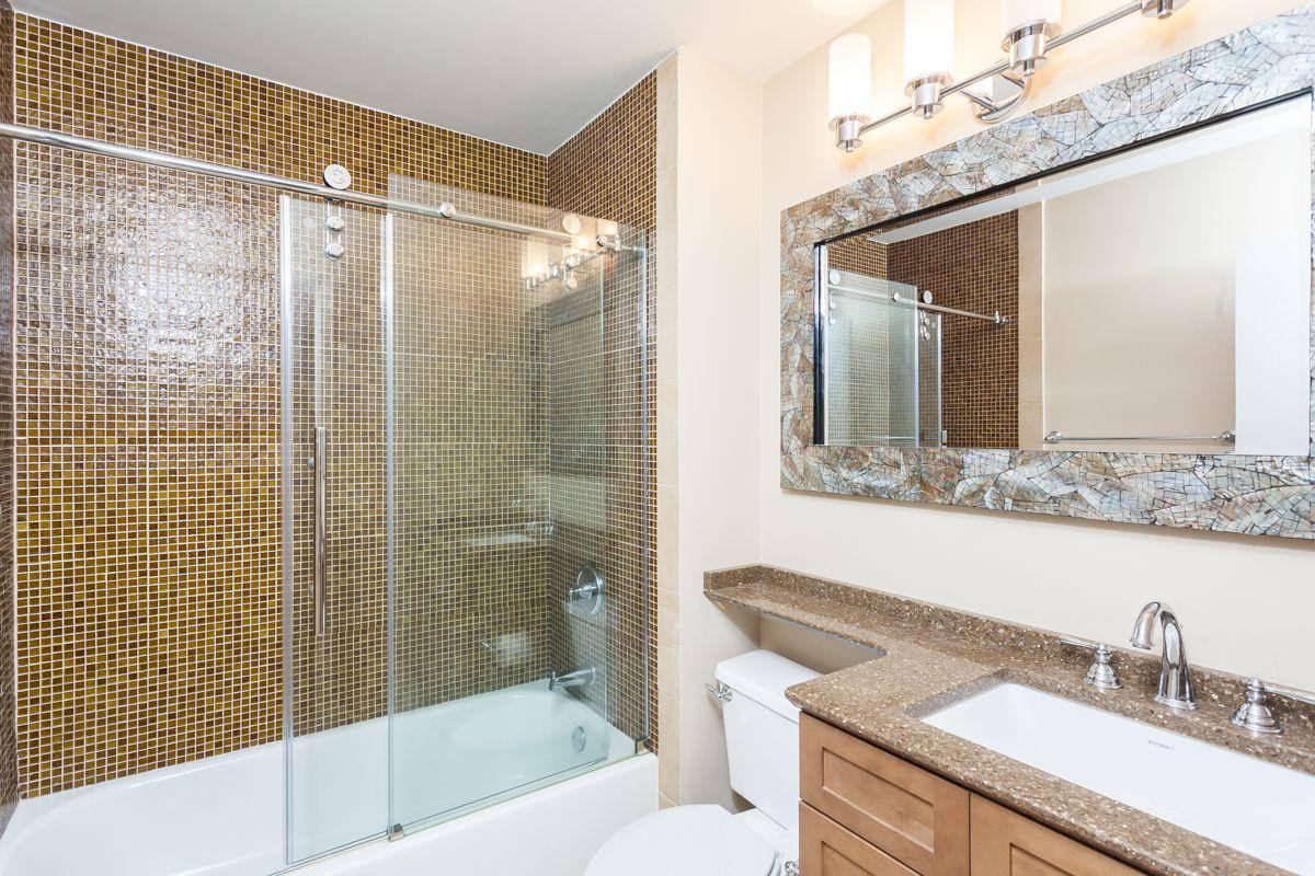 Condo for rent at 616 W Fulton St, Chicago, IL 60661