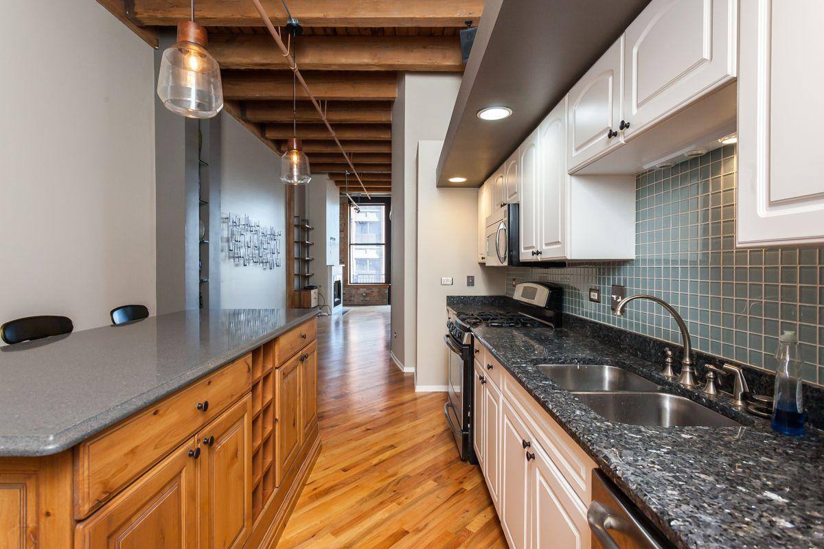 Condo for rent at 616 W Fulton St, Chicago, IL 60661