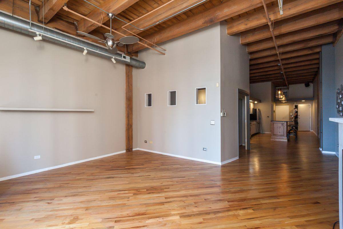 Condo for rent at 616 W Fulton St, Chicago, IL 60661