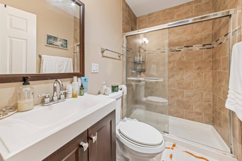 Apartment for rent at 1214 Melrose, Chicago, IL 60657