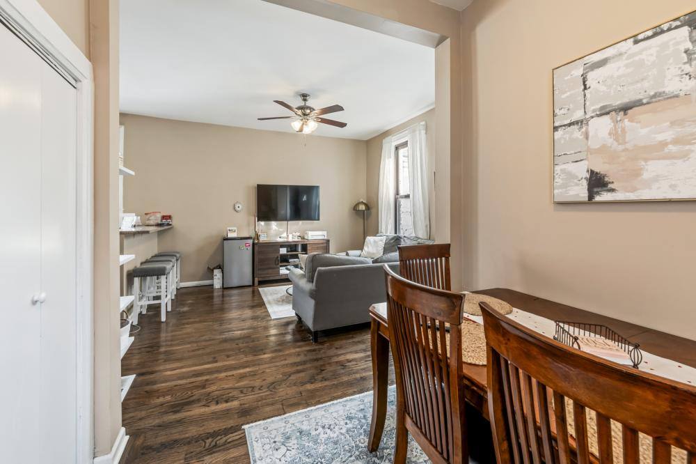 Apartment for rent at 1214 Melrose, Chicago, IL 60657