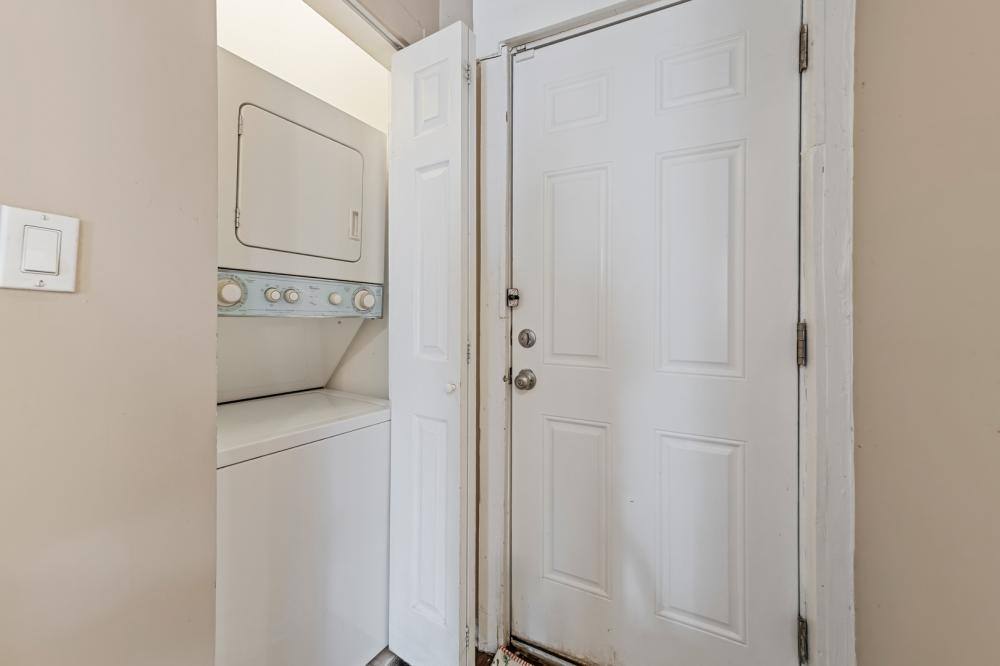 Apartment for rent at 1214 Melrose, Chicago, IL 60657