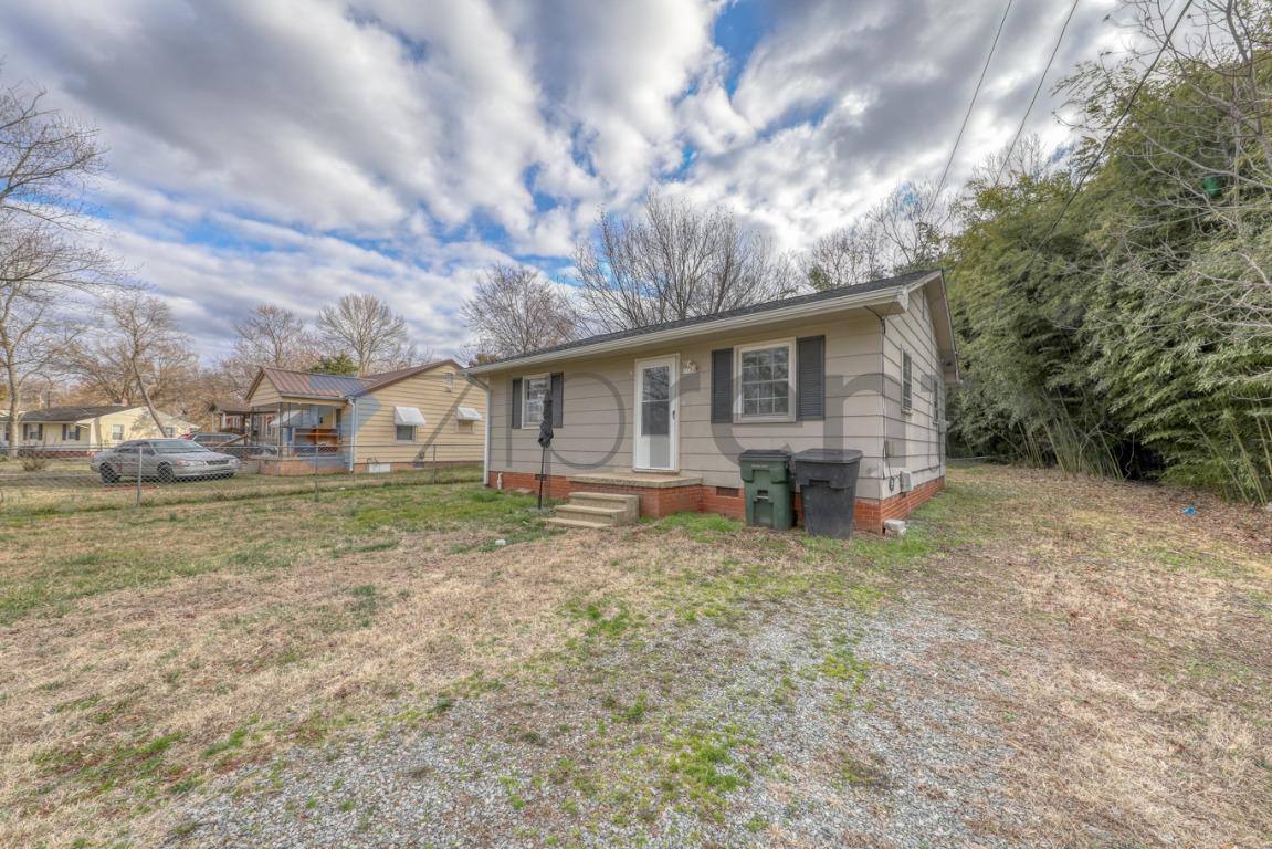 House for rent at 1108 Walnut St, Burlington, NC 27217