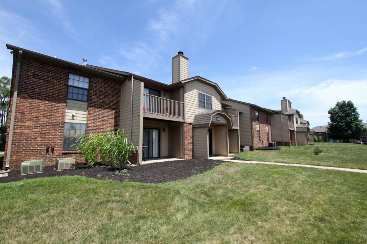 Apartment for rent at 1904 S Cross Lakes Circle, Anderson, IN 46012