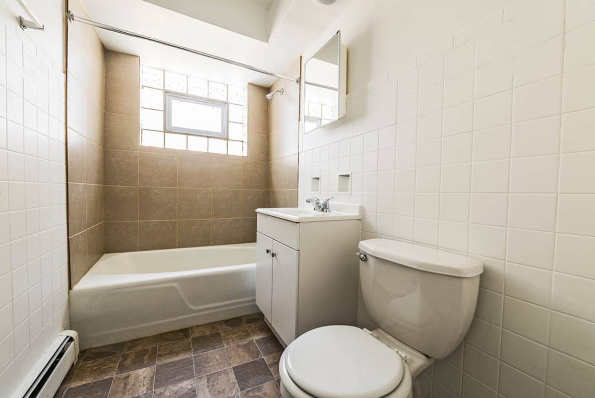 Apartment for rent at 14021-25 S Tracy Ave, Riverdale, IL 60827