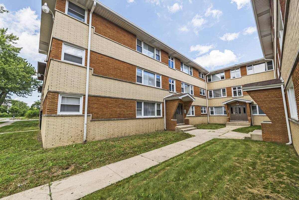 Apartment for rent at 14021-25 S Tracy Ave, Riverdale, IL 60827