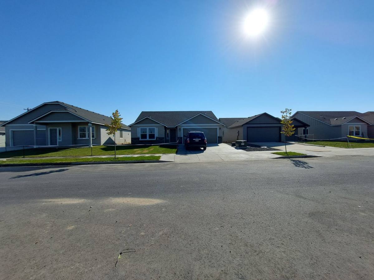 House for rent at 1013 W Maple Dr, Moses Lake, WA 98837