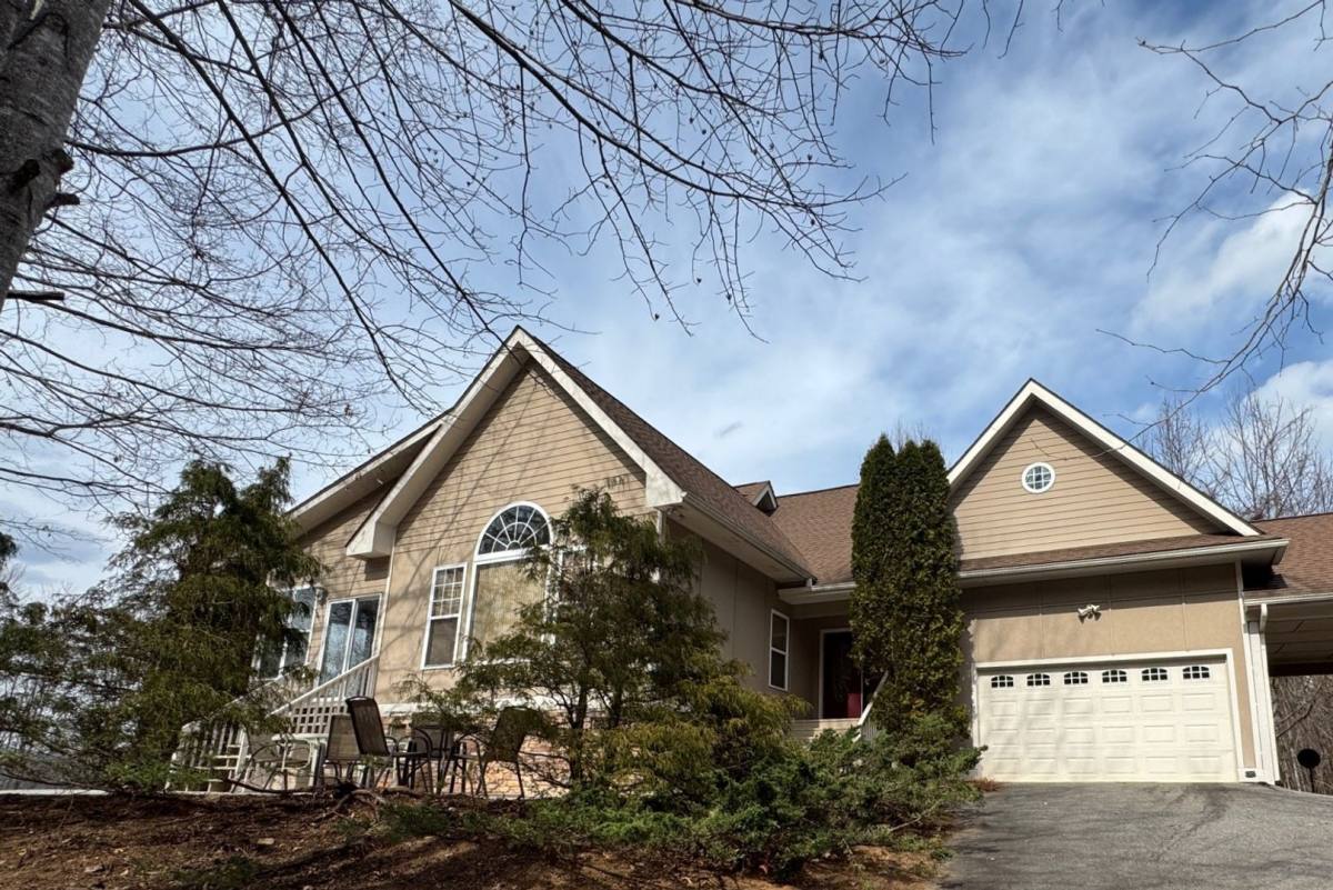 House for rent at 94 Dalya Rd, Swannanoa, NC 28778