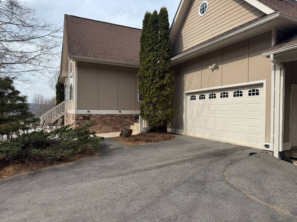 House for rent at 94 Dalya Rd, Swannanoa, NC 28778