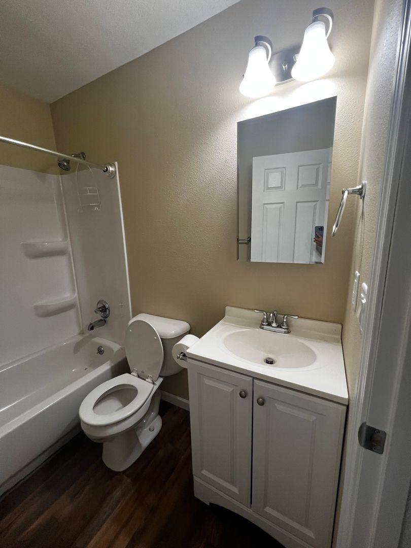 Apartment for rent at 1014 - 1020 Oneida Ave, Davenport, IA 52803
