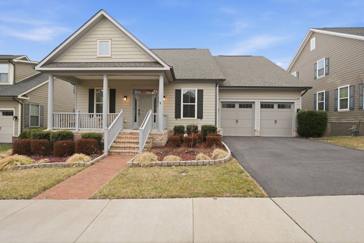 House for rent at 17072 Silver Arrow Dr, Dumfries, VA 22026