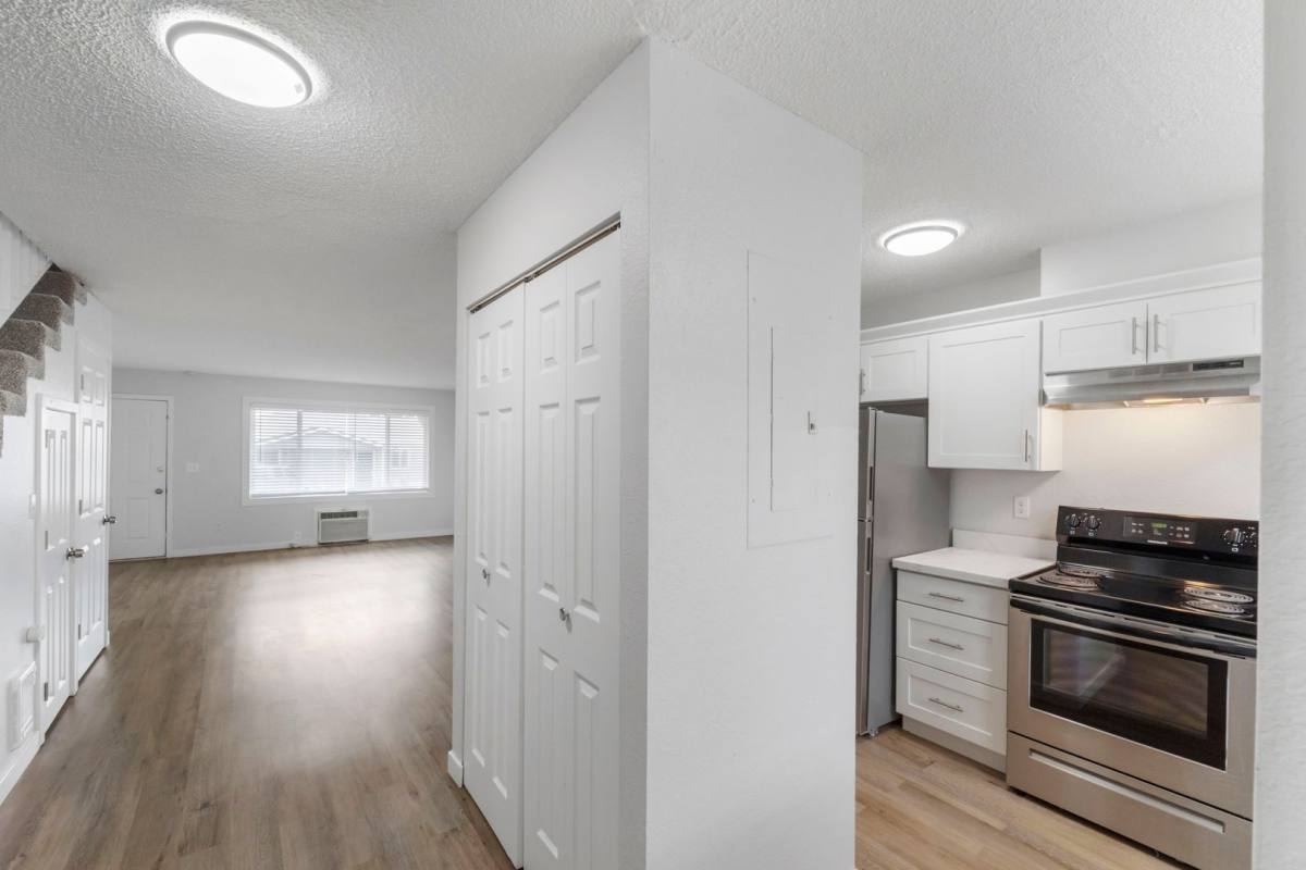 Townhouse for rent at 395 9th St NE, East Wenatchee, WA 98802