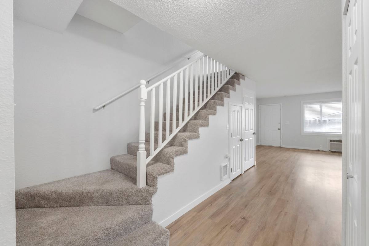 Townhouse for rent at 395 9th St NE, East Wenatchee, WA 98802