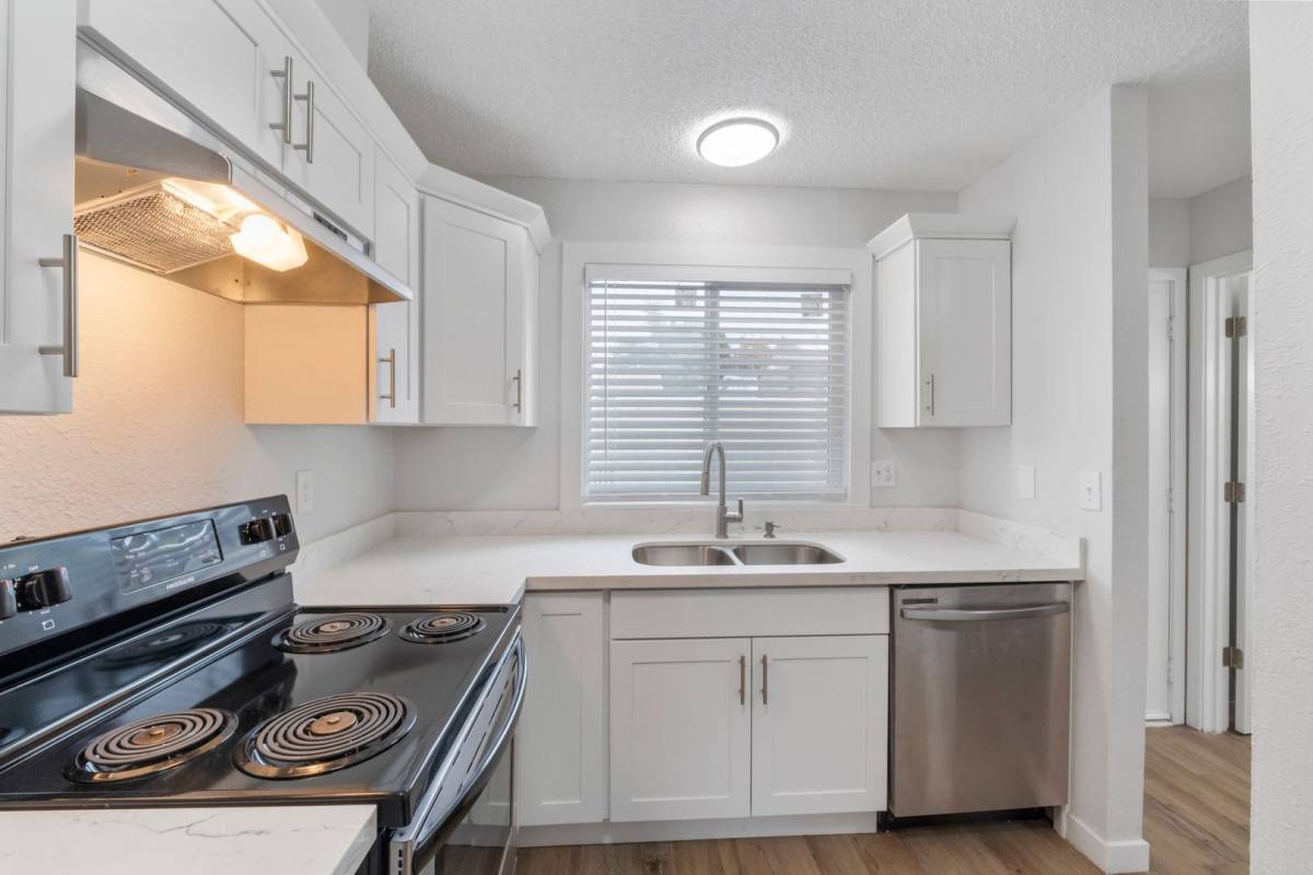 Townhouse for rent at 395 9th St NE, East Wenatchee, WA 98802