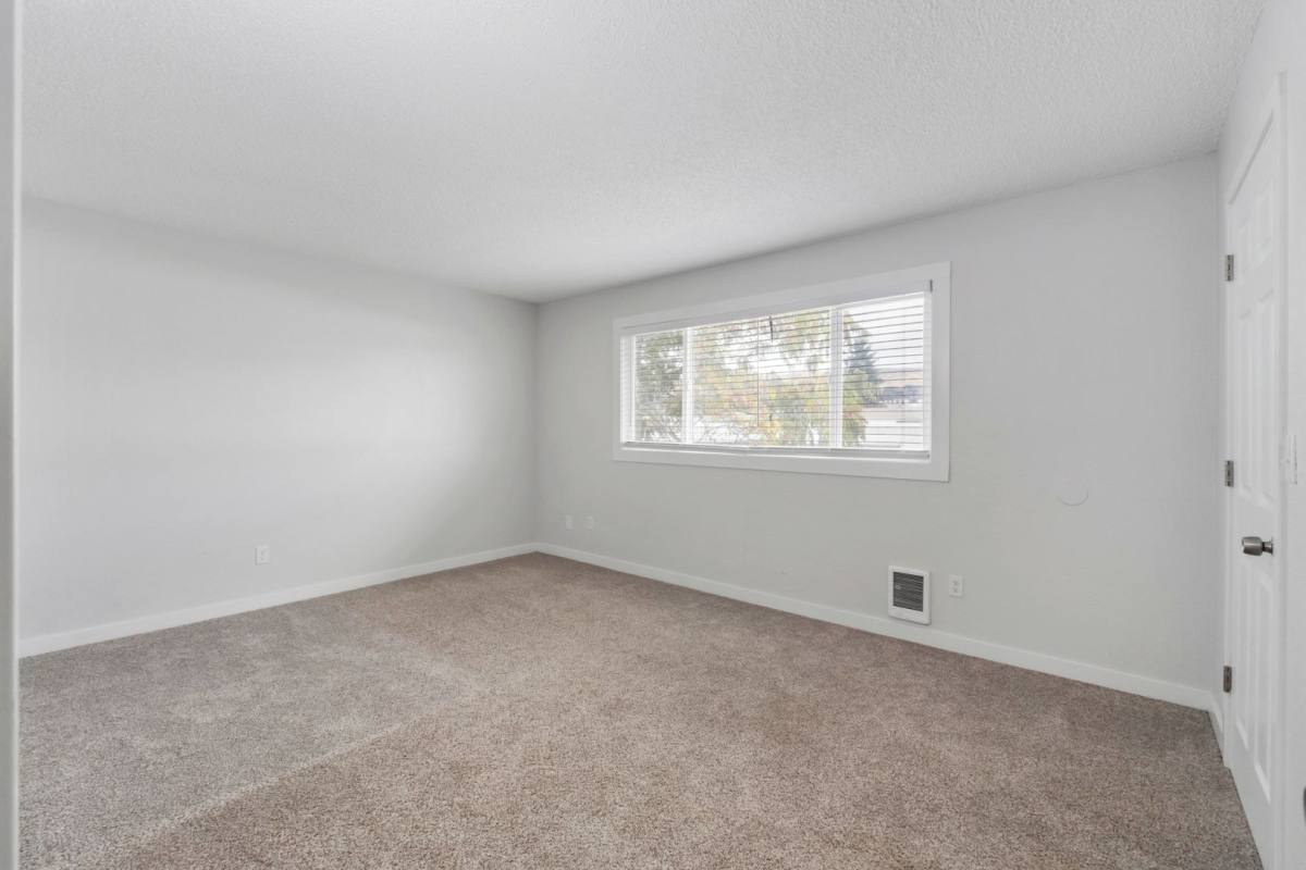 Townhouse for rent at 395 9th St NE, East Wenatchee, WA 98802