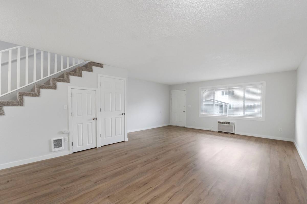 Townhouse for rent at 395 9th St NE, East Wenatchee, WA 98802